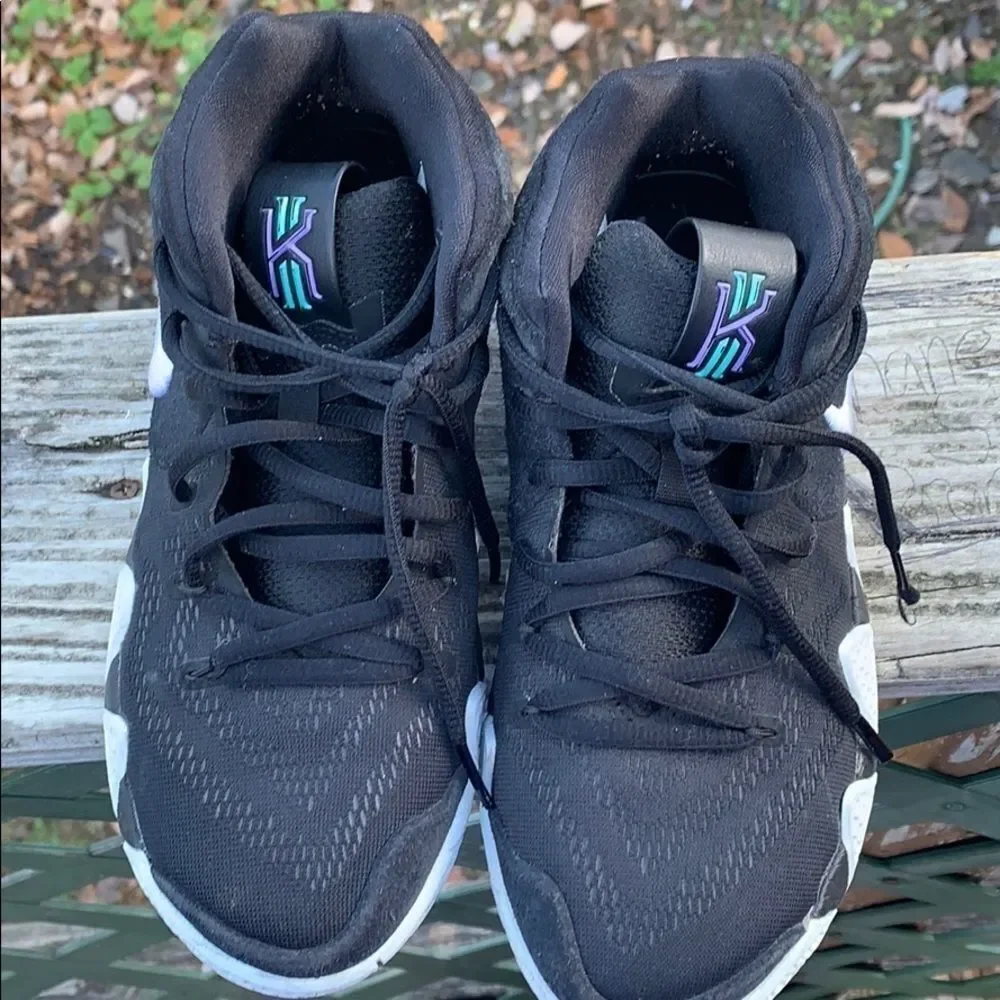 Nike Kyrie 4 GS Sneakers Sz 5Y